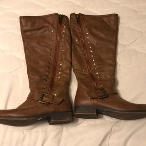 Madden Girl brown boots size 71/2